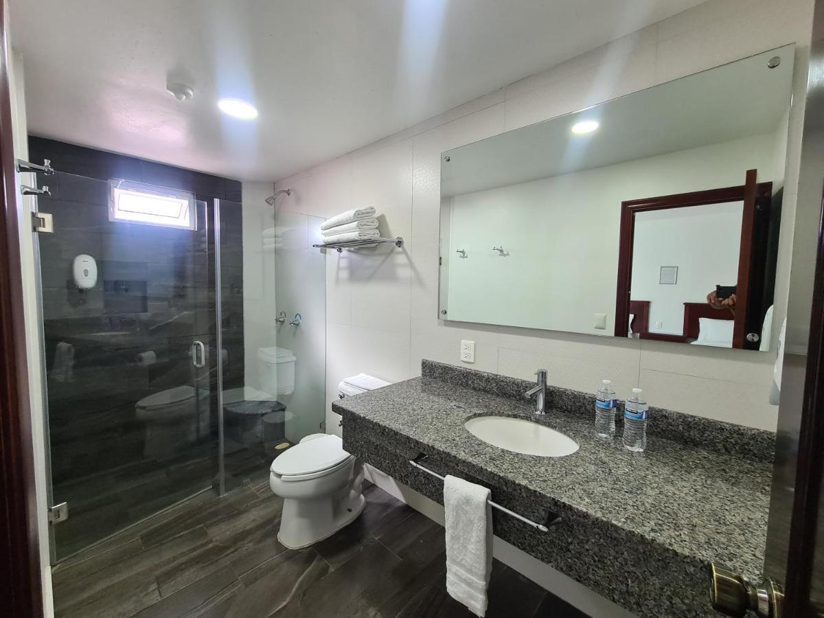 La Barca Hotel Fina Inn מראה חיצוני תמונה