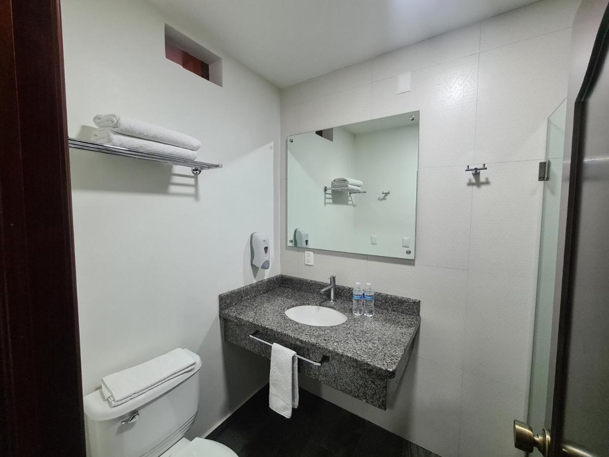 La Barca Hotel Fina Inn מראה חיצוני תמונה