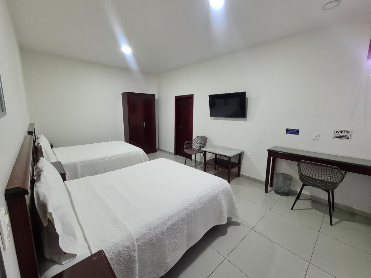 La Barca Hotel Fina Inn מראה חיצוני תמונה