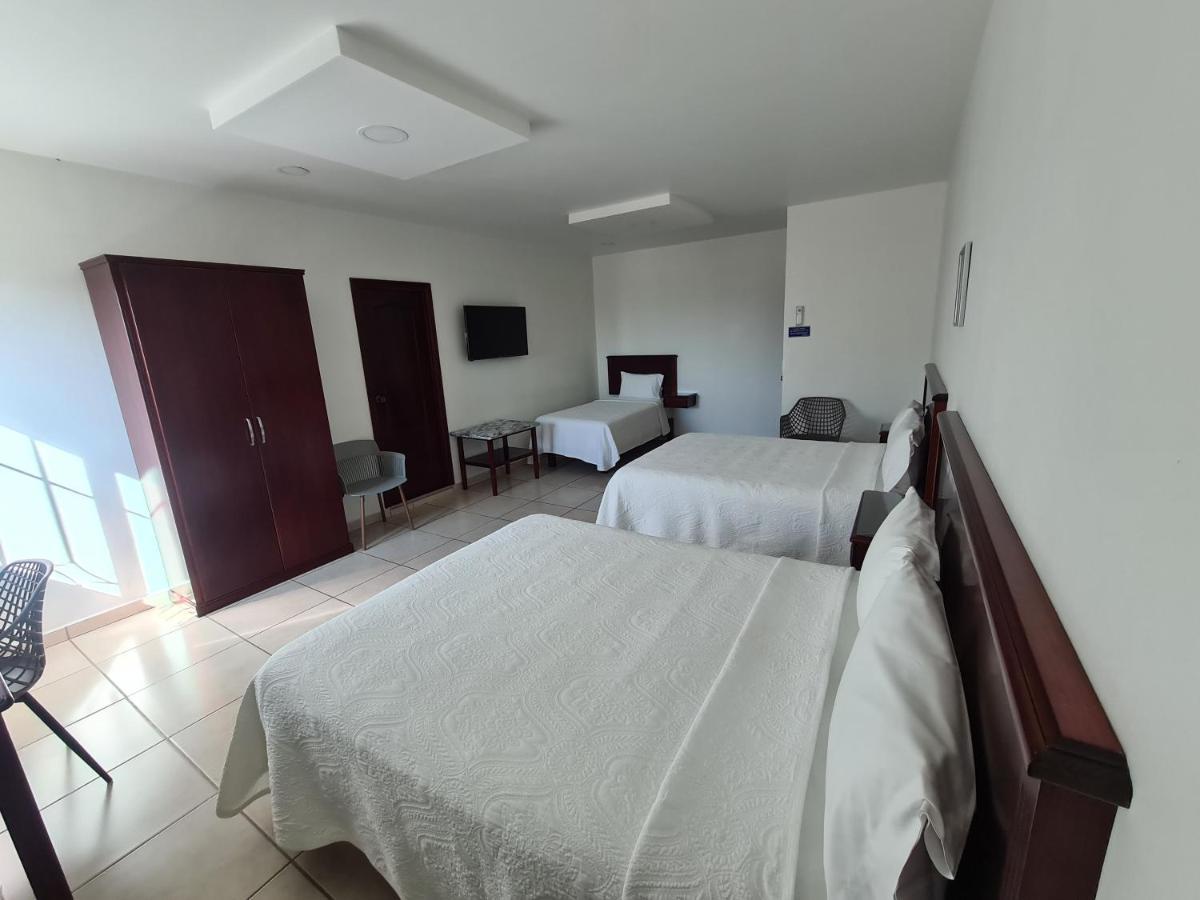 La Barca Hotel Fina Inn מראה חיצוני תמונה