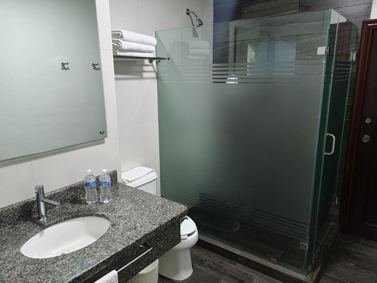 La Barca Hotel Fina Inn מראה חיצוני תמונה